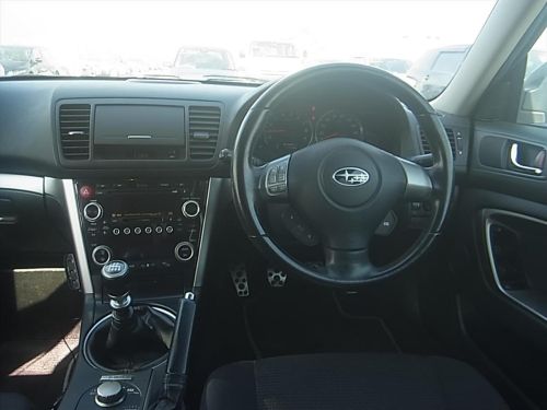 4-subaru-legacy-for-sale-uk interior view and steering wheel