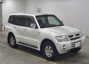 mitsubishi-pajero-3200cc white LWB 3200cc Tdi in japan auction for the UK