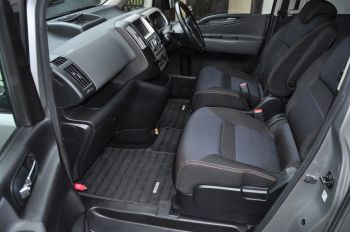 nissan-serena-interior-2007 side view nissan serena uk