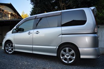 nissan-serena-side-view-2007 rear viewe nissan serena for sale